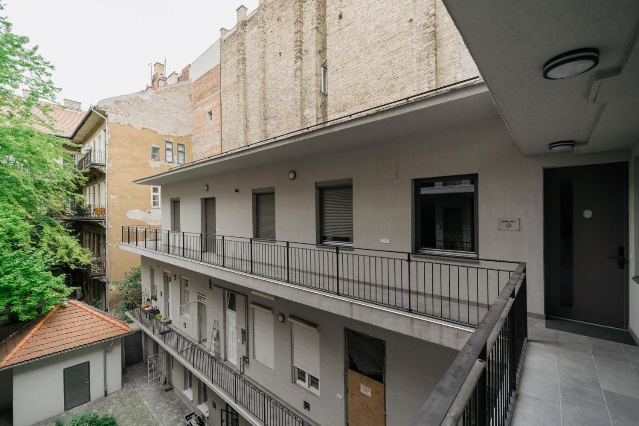 Monkey Suite Budapest Bagian luar foto