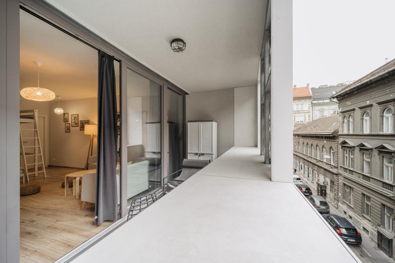 Monkey Suite Budapest Bagian luar foto